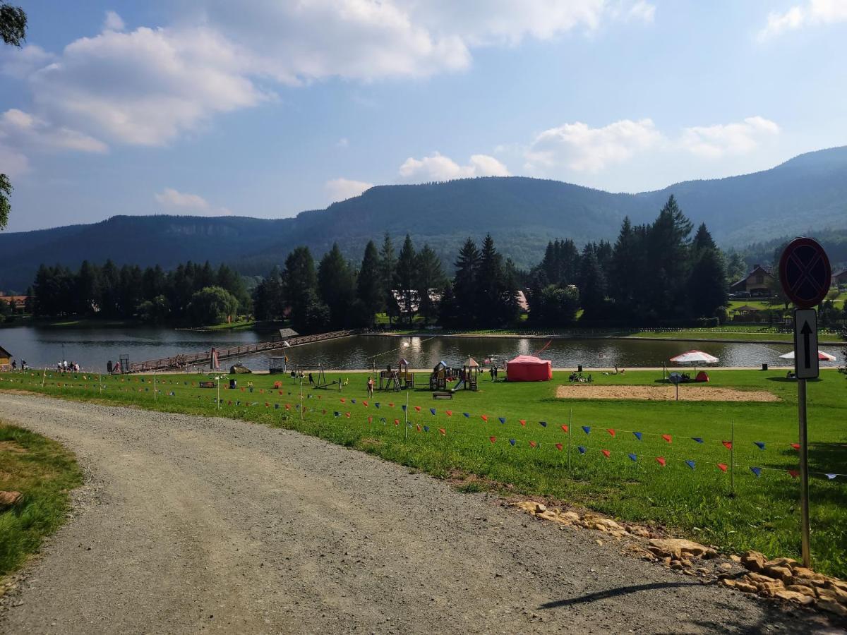 Domek Caloroczny Nad Zalewem U Podnoza Gor Stolowych Радкув Экстерьер фото